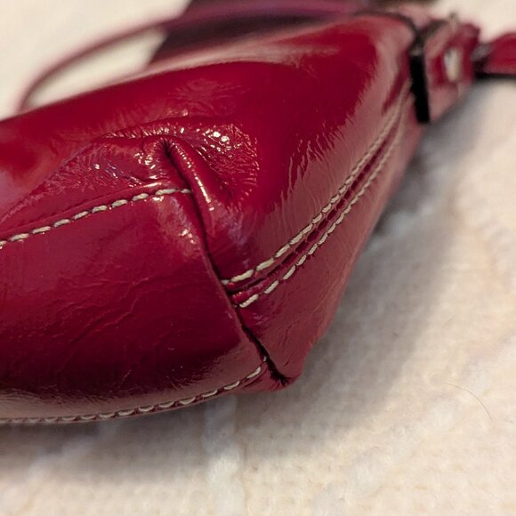 Coach Turnlock Wristlet in Red Patent Leather! - Picture 7 of 11